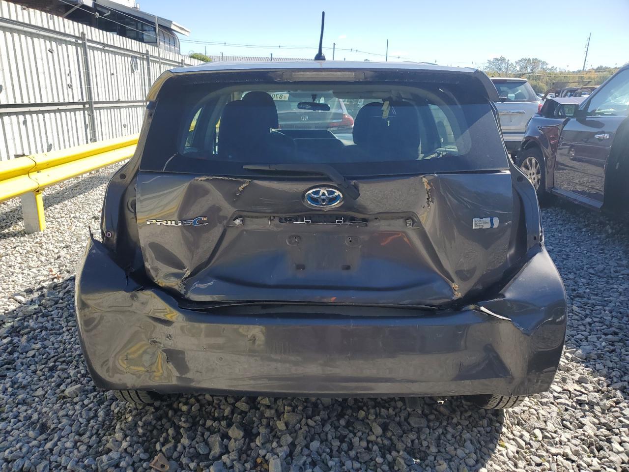 2014 TOYOTA Prius c