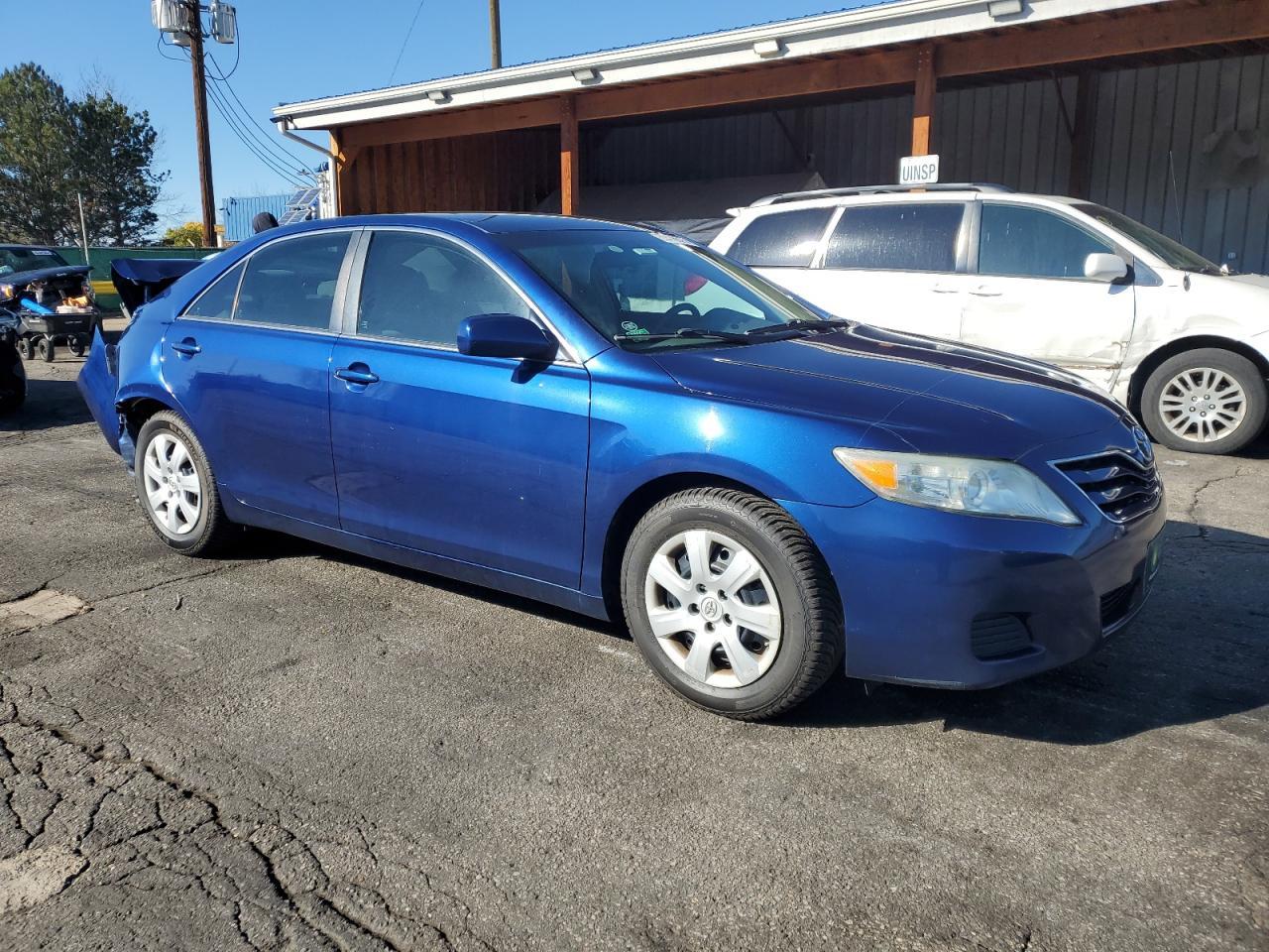 2011 TOYOTA CAMRY