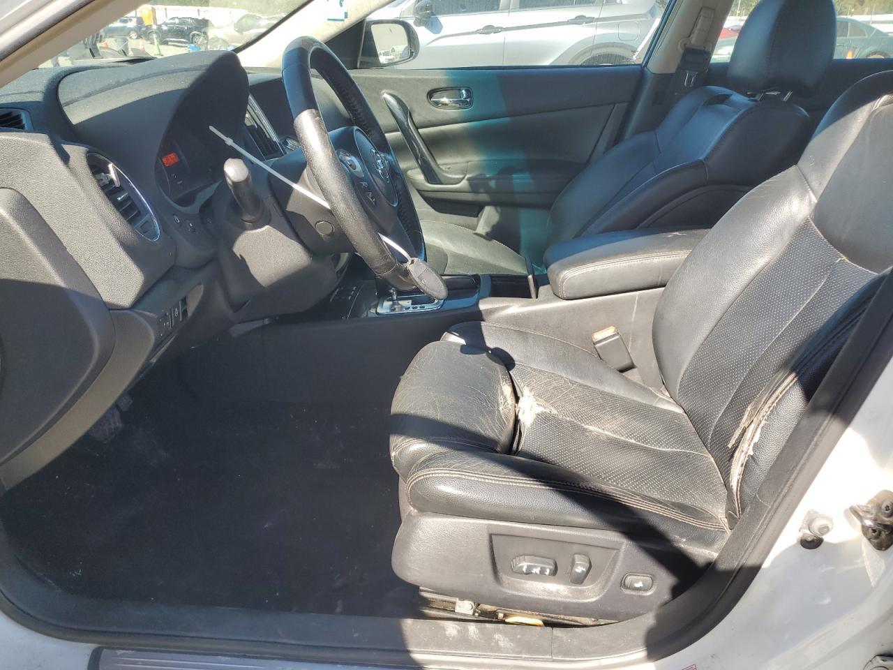 2010 NISSAN Maxima