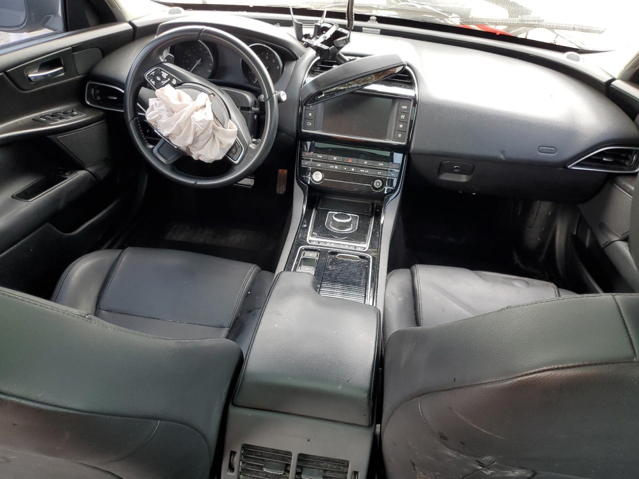 2018 JAGUAR XE