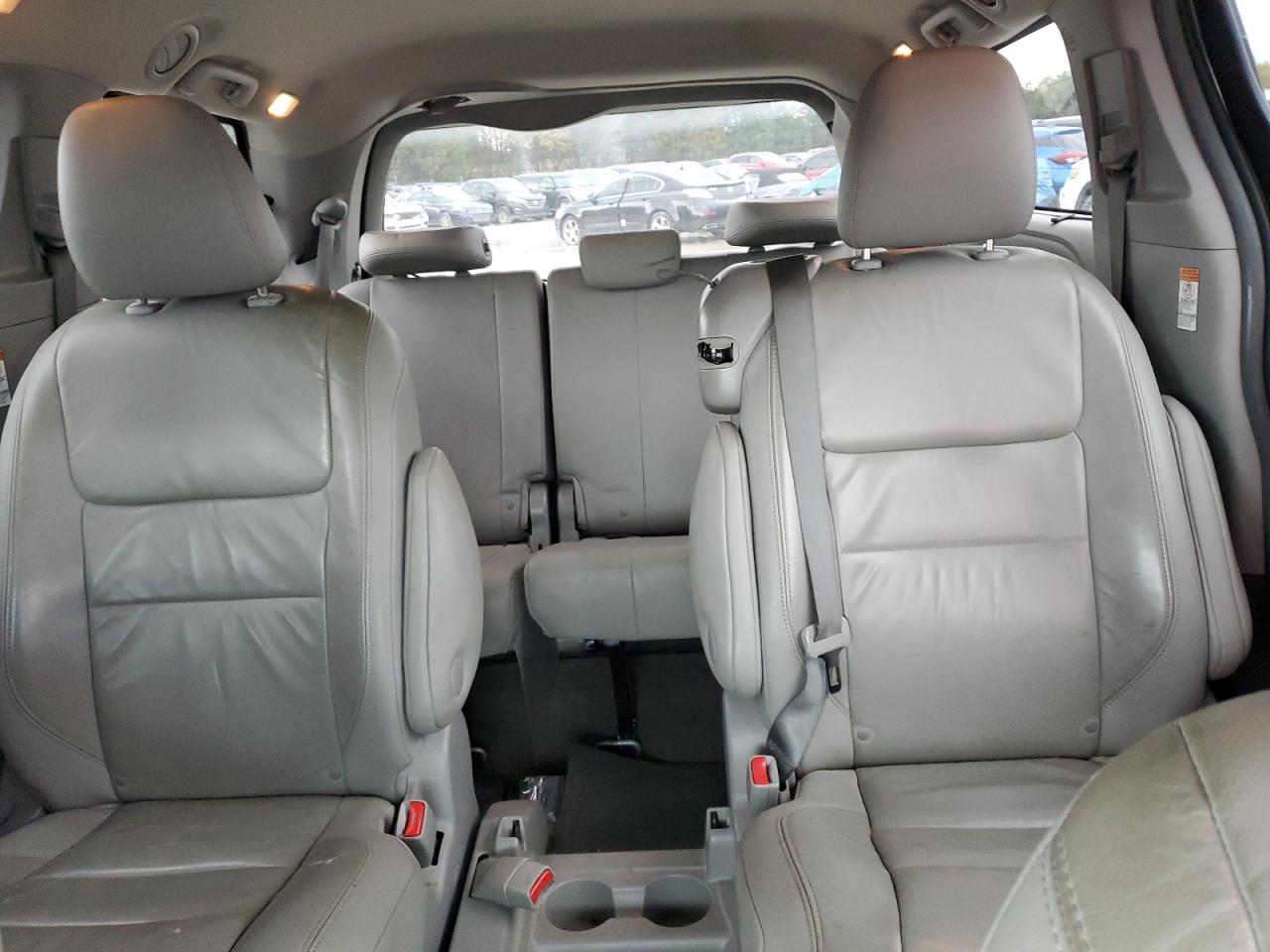 2015 TOYOTA SIENNA