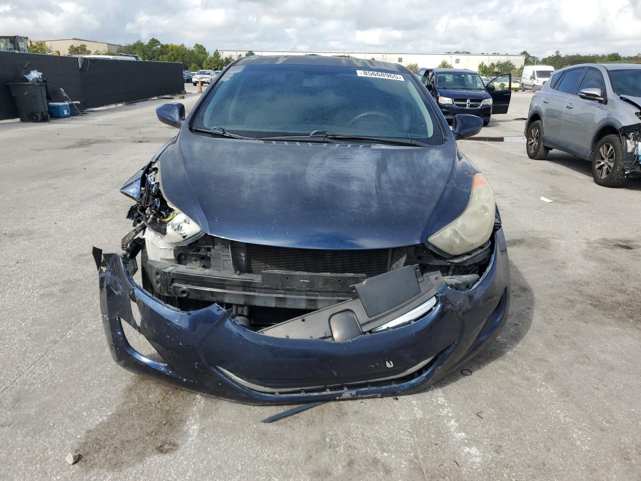 2013 HYUNDAI ELANTRA