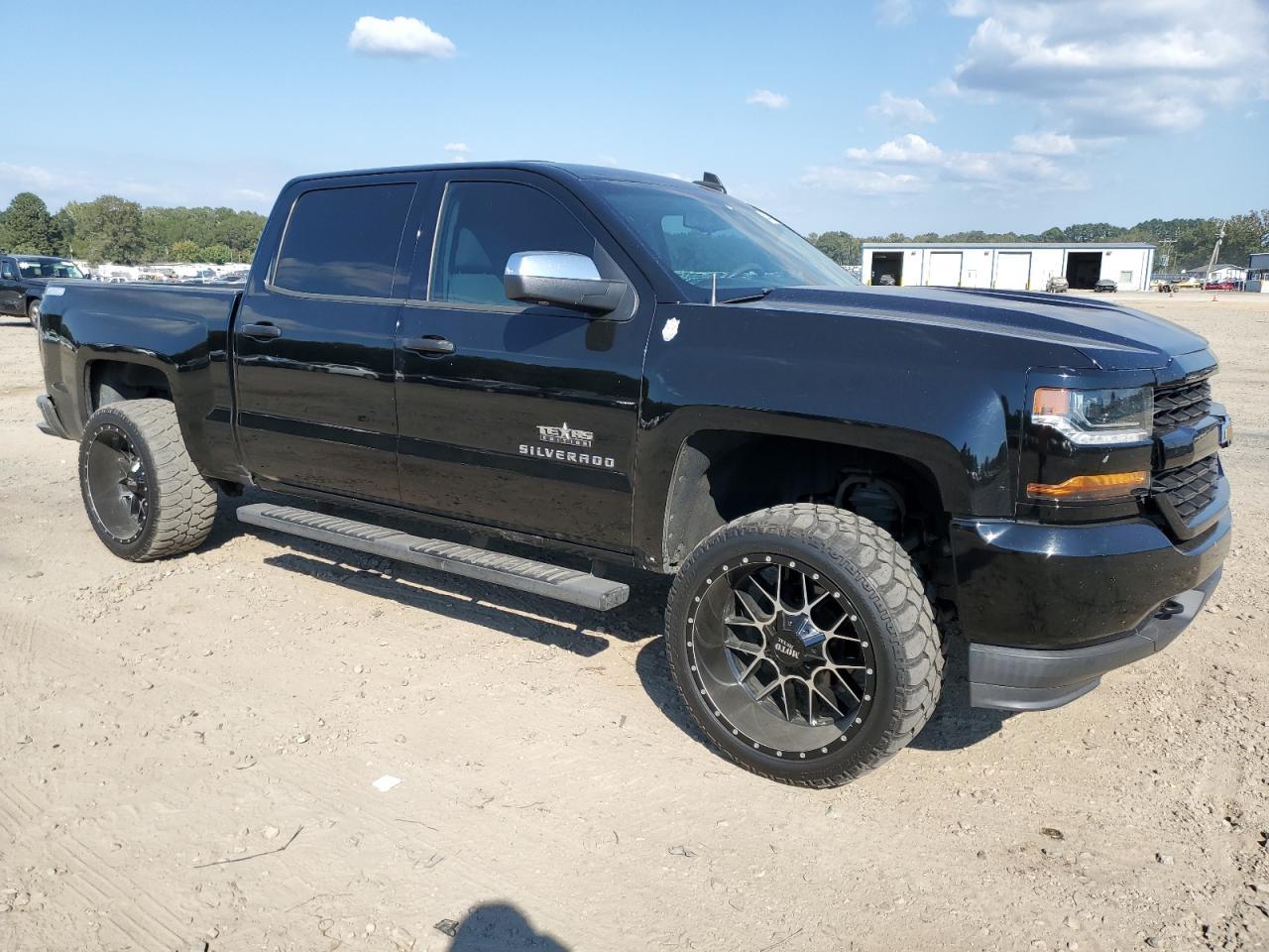 2018 CHEVROLET Silverado