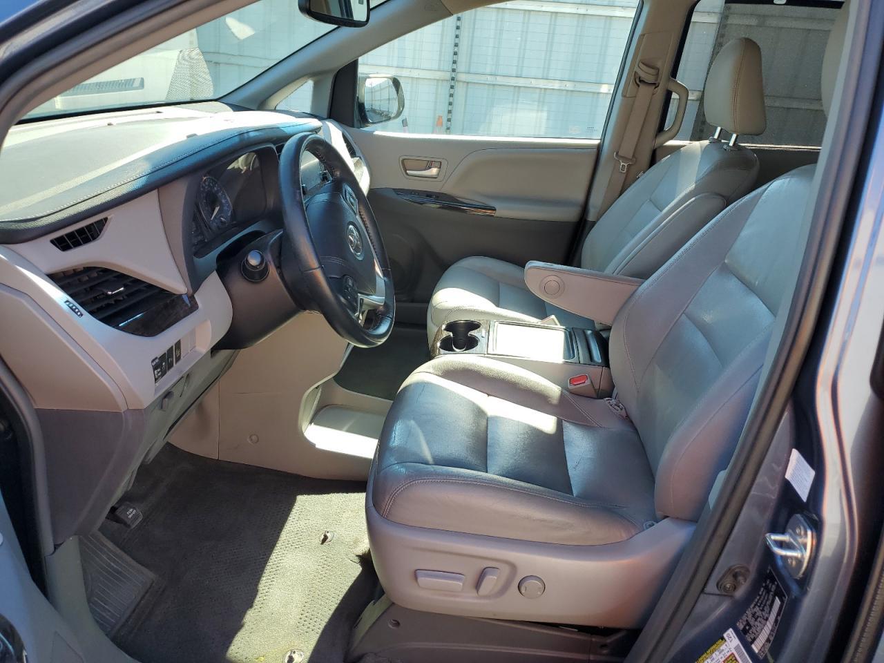 2015 TOYOTA SIENNA