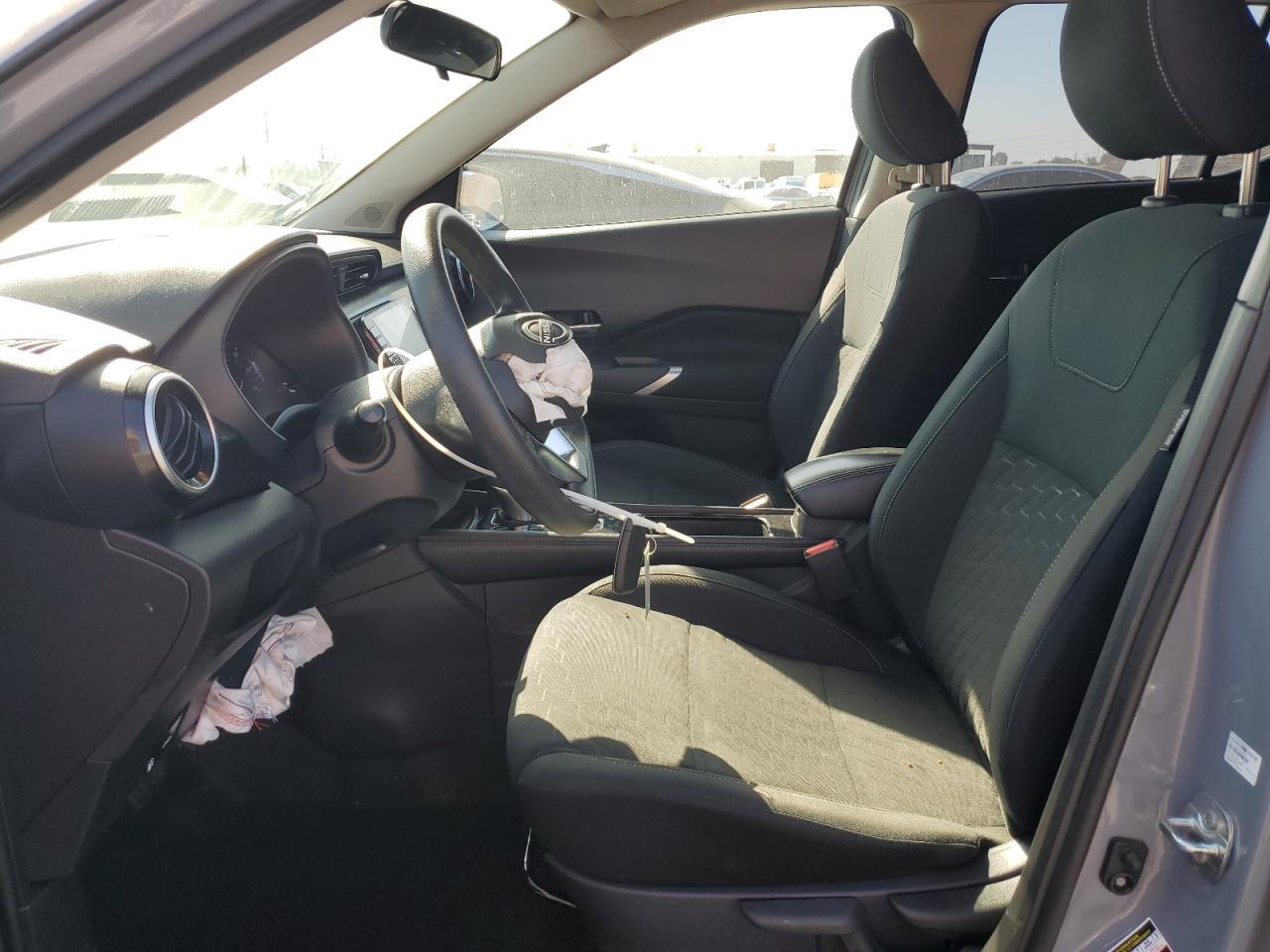 2024 NISSAN KICKS