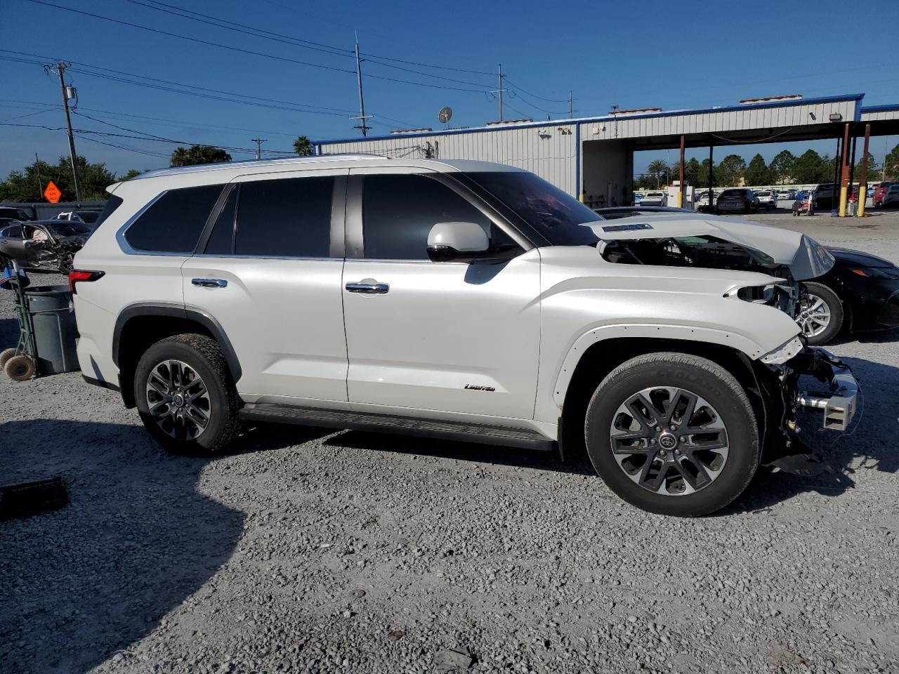 2024 TOYOTA Sequoia