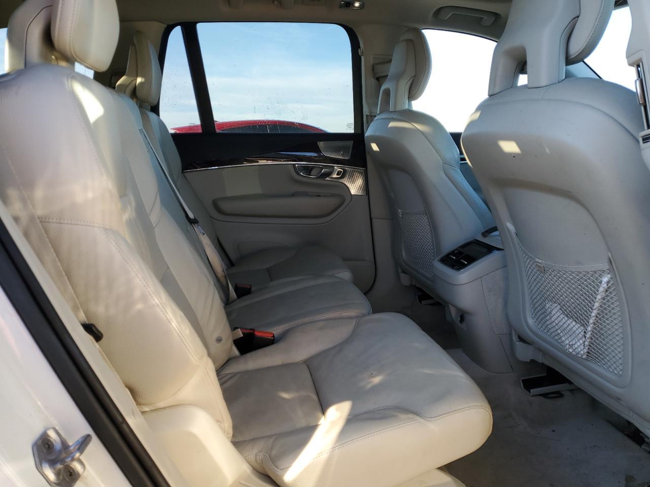 2016 VOLVO XC90