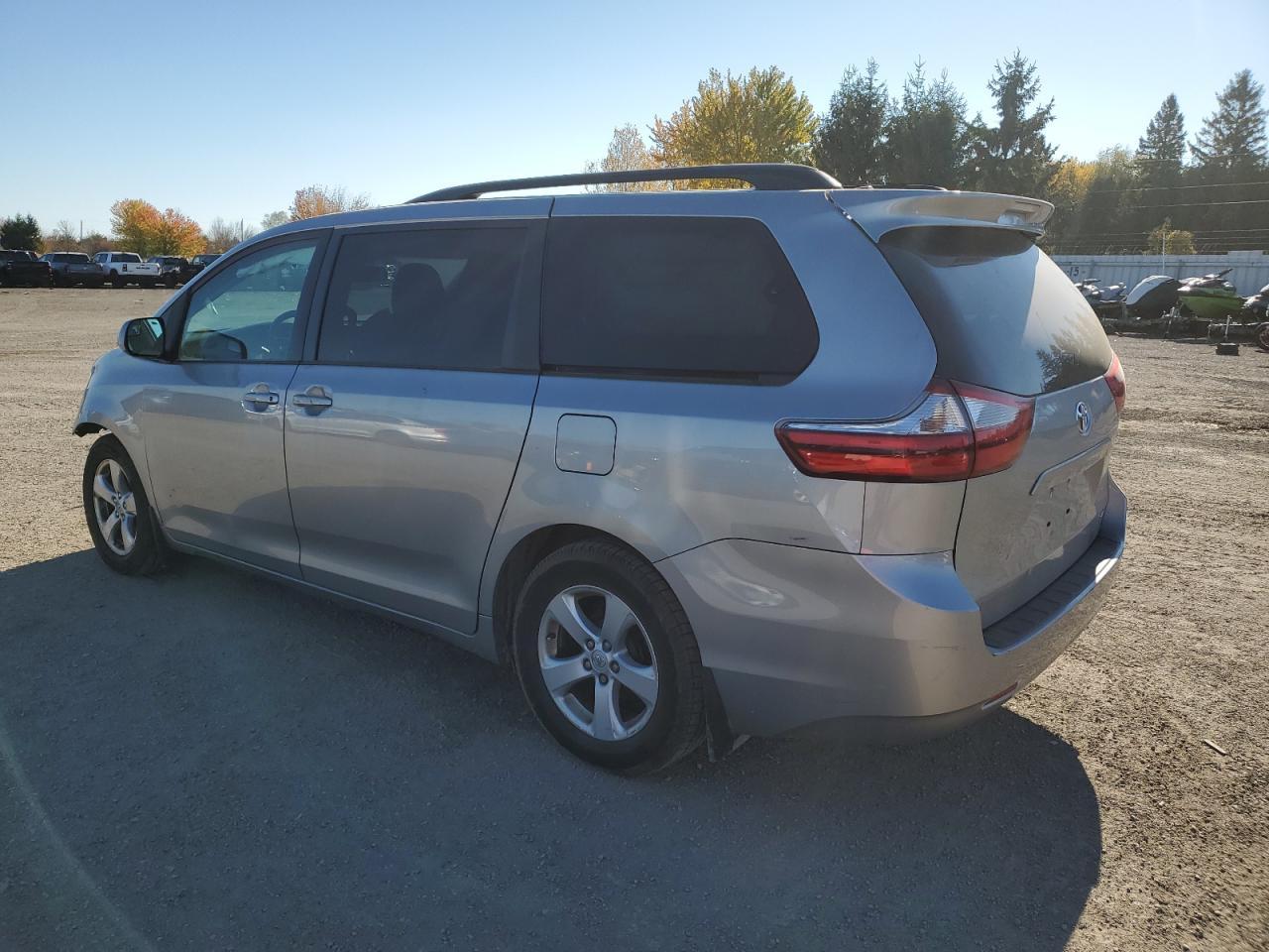 2016 TOYOTA SIENNA