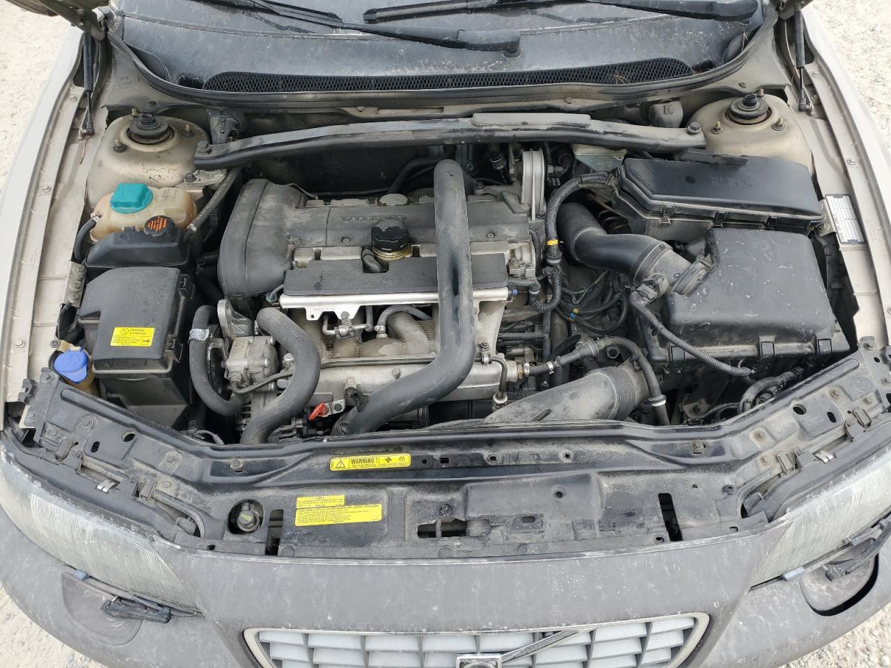 2002 VOLVO V70