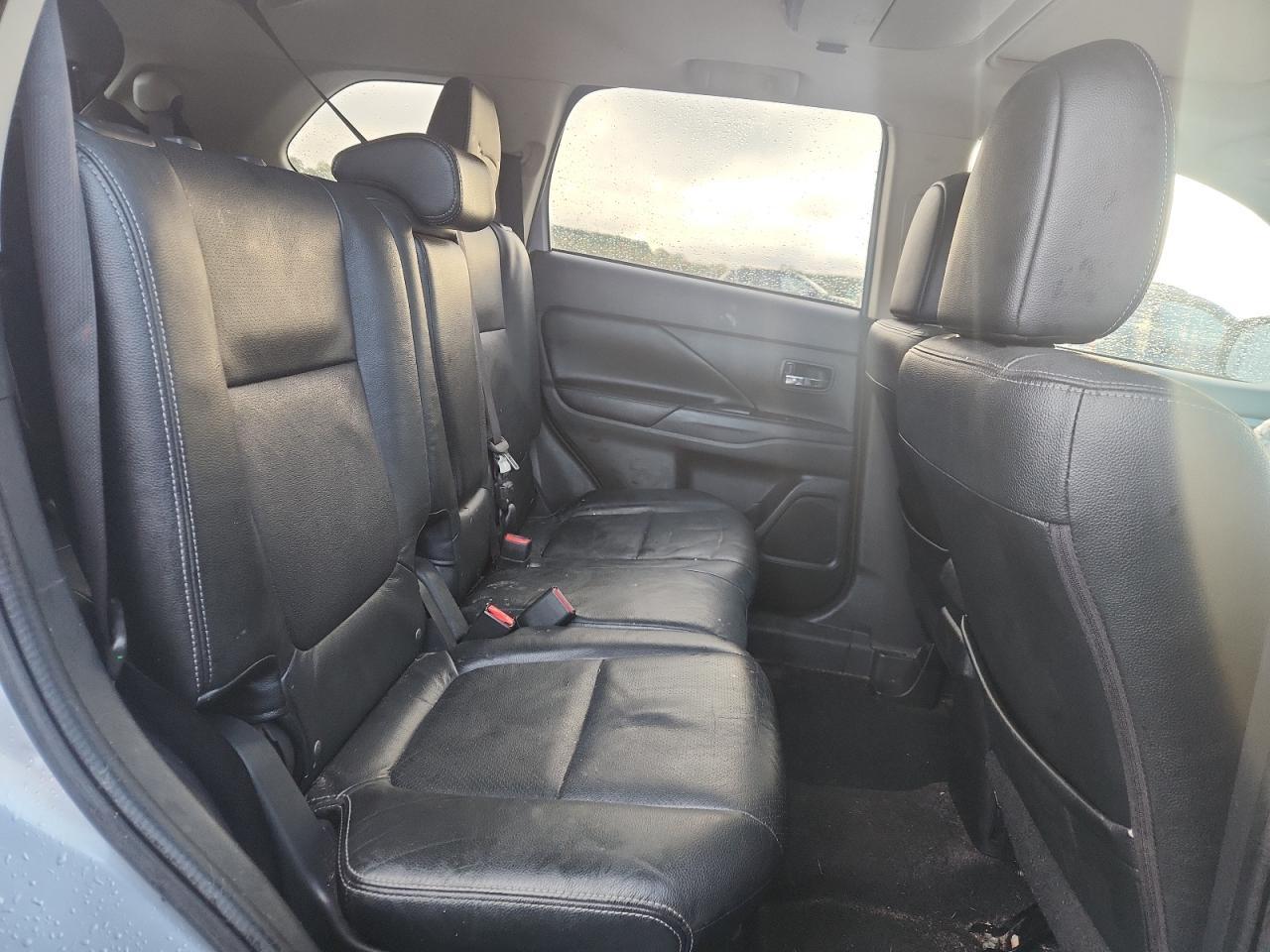 2016 MITSUBISHI outlander
