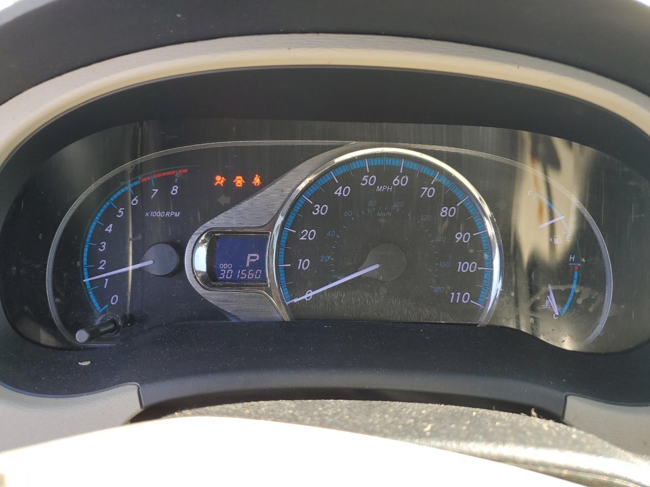 2012 TOYOTA SIENNA