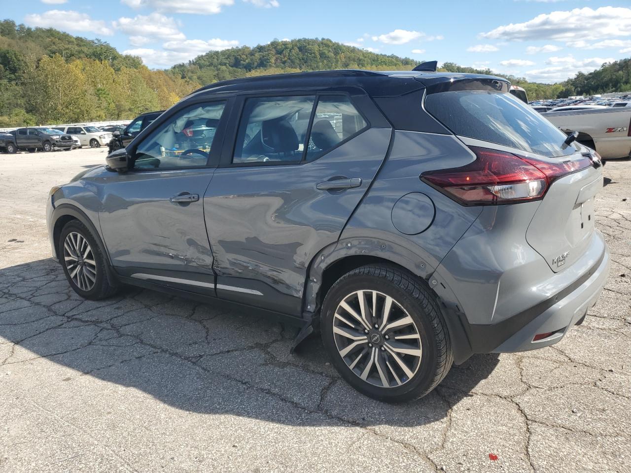 2023 NISSAN KICKS