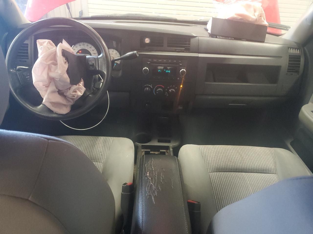 2011 DODGE Dakota