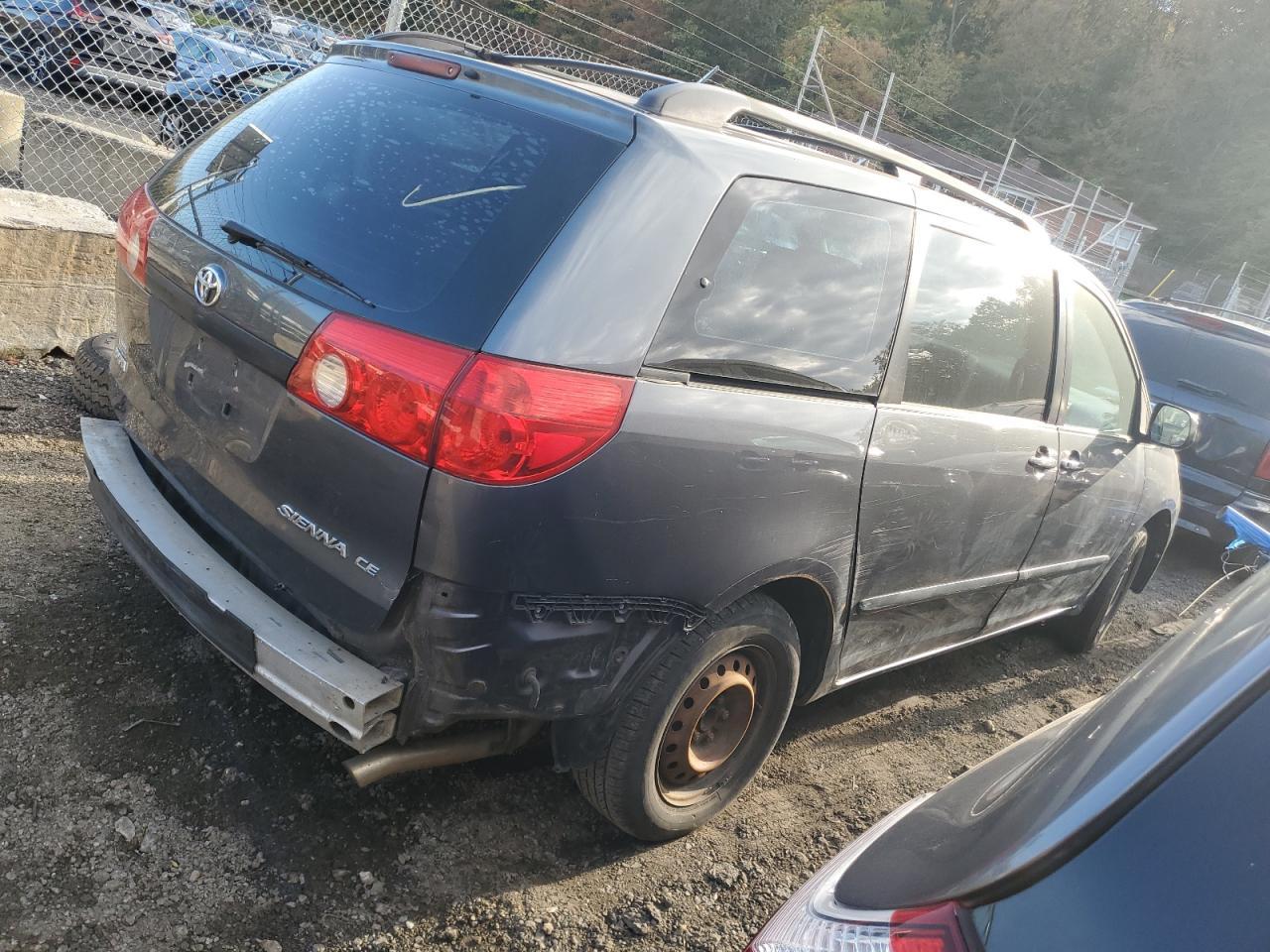 2007 TOYOTA SIENNA