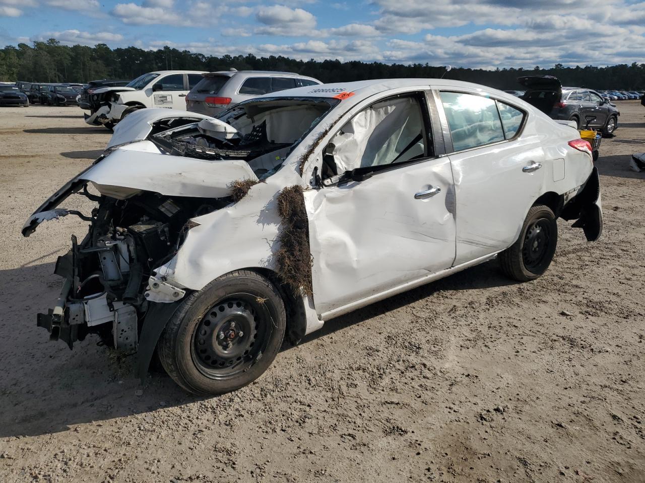 2018 NISSAN VERSA