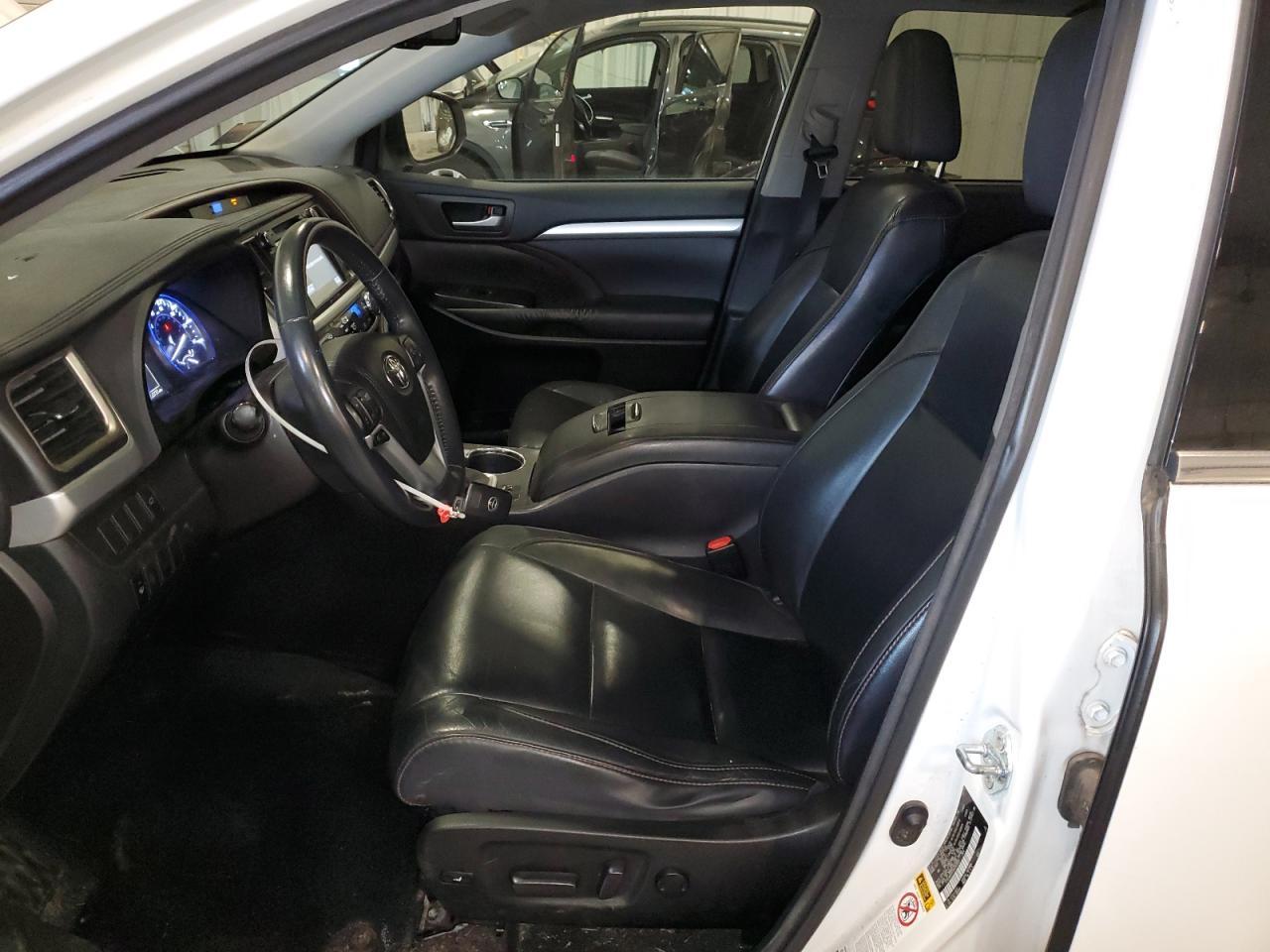 2016 TOYOTA HIGHLANDER