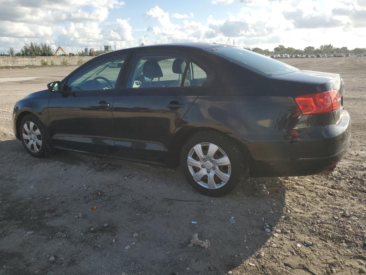 2011 VOLKSWAGEN JETTA