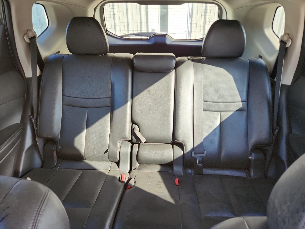 2016 NISSAN ROGUE