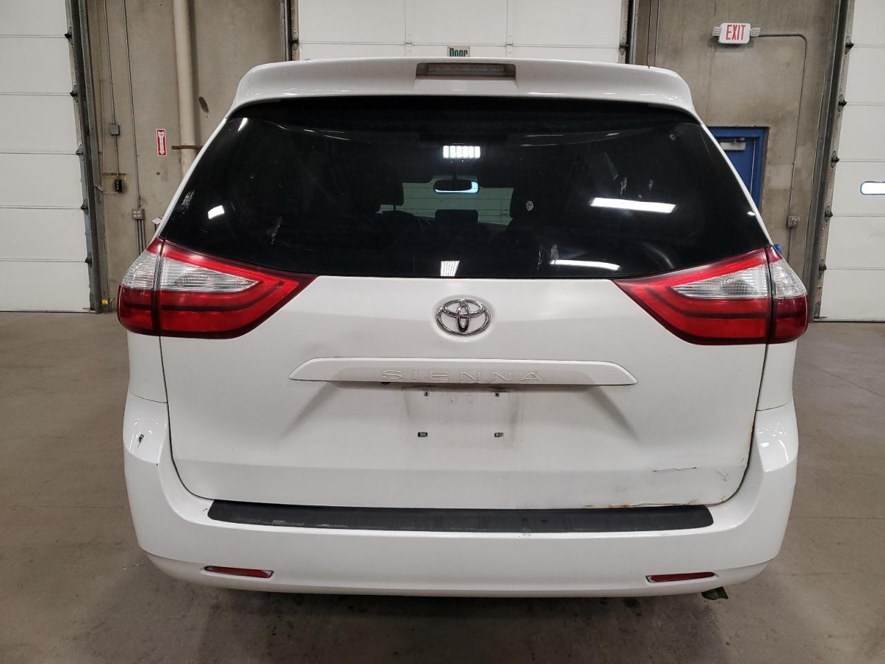 2017 TOYOTA SIENNA