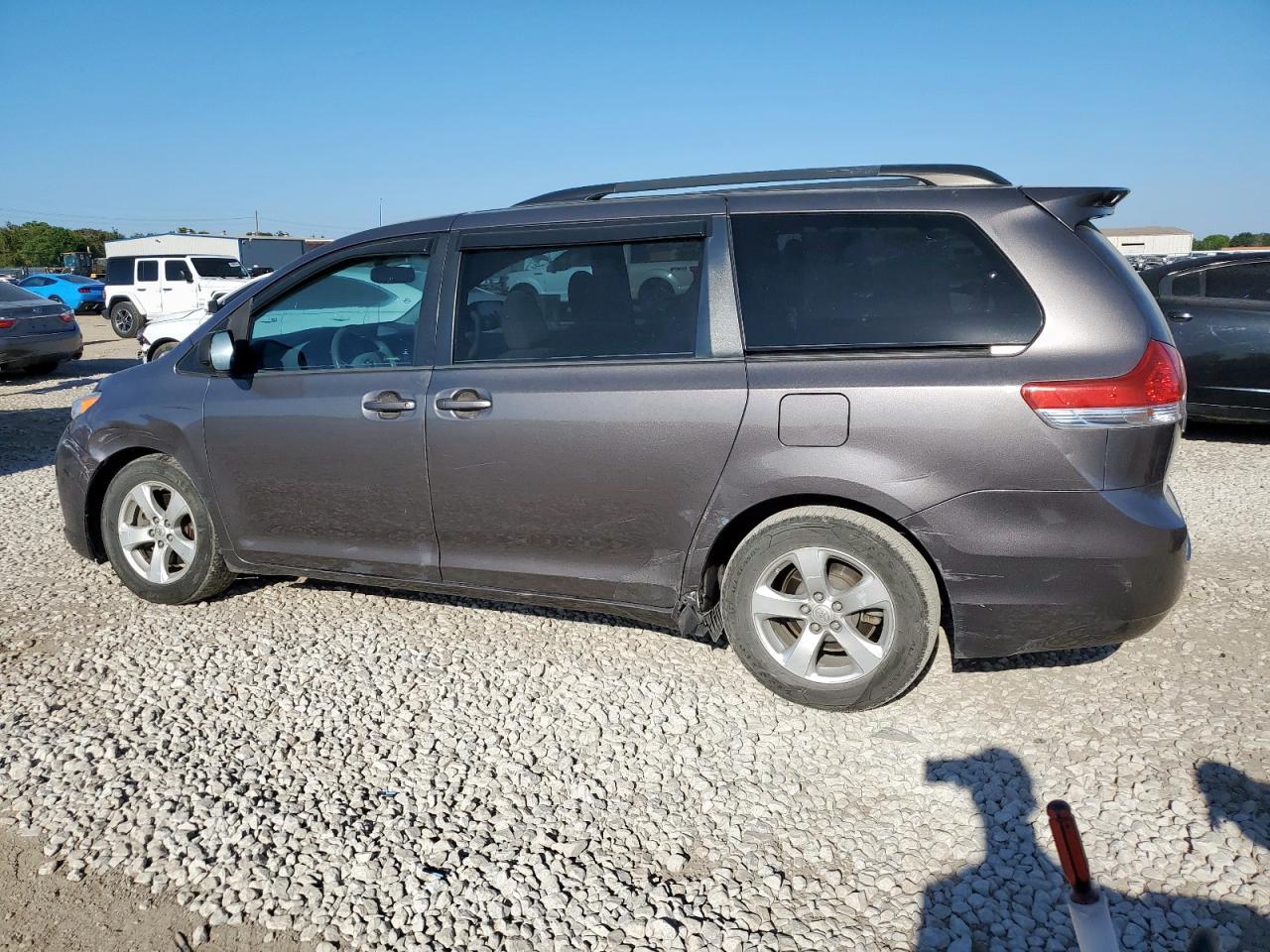 2013 TOYOTA SIENNA
