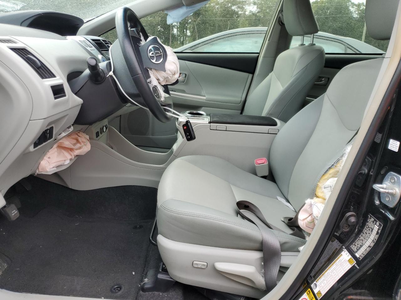 2013 TOYOTA PRIUS V