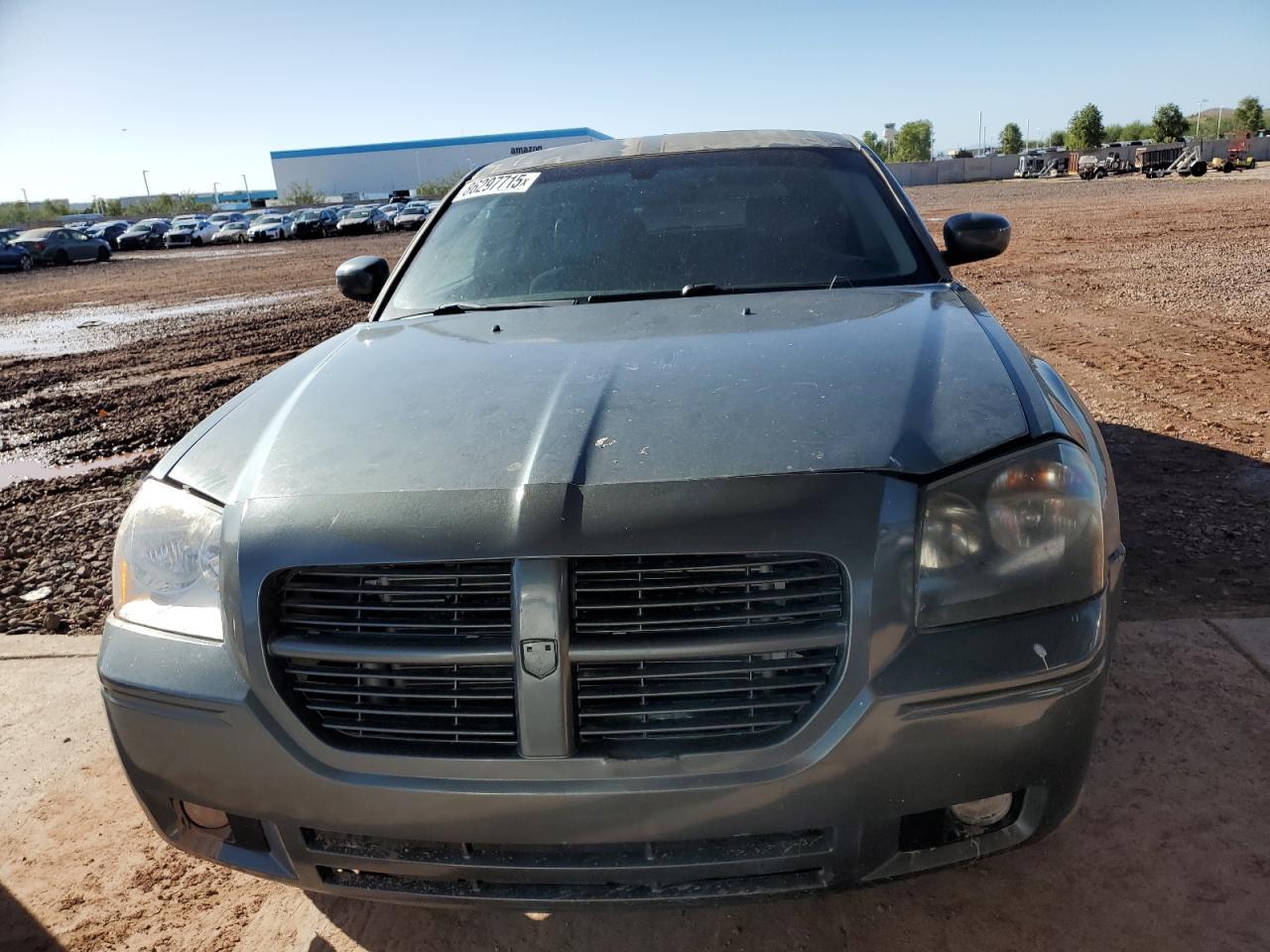 2005 DODGE MAGNUM
