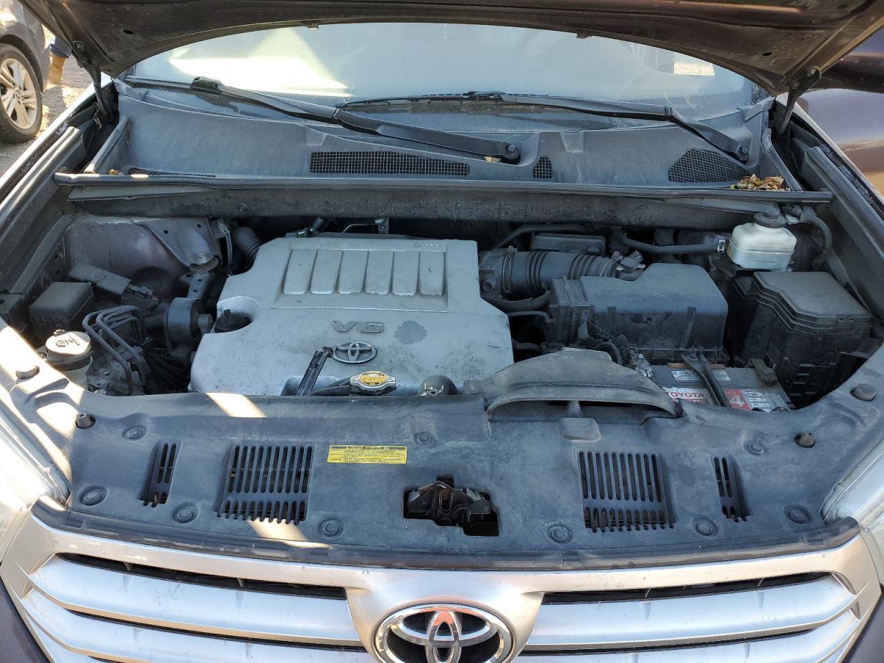 2011 TOYOTA HIGHLANDER