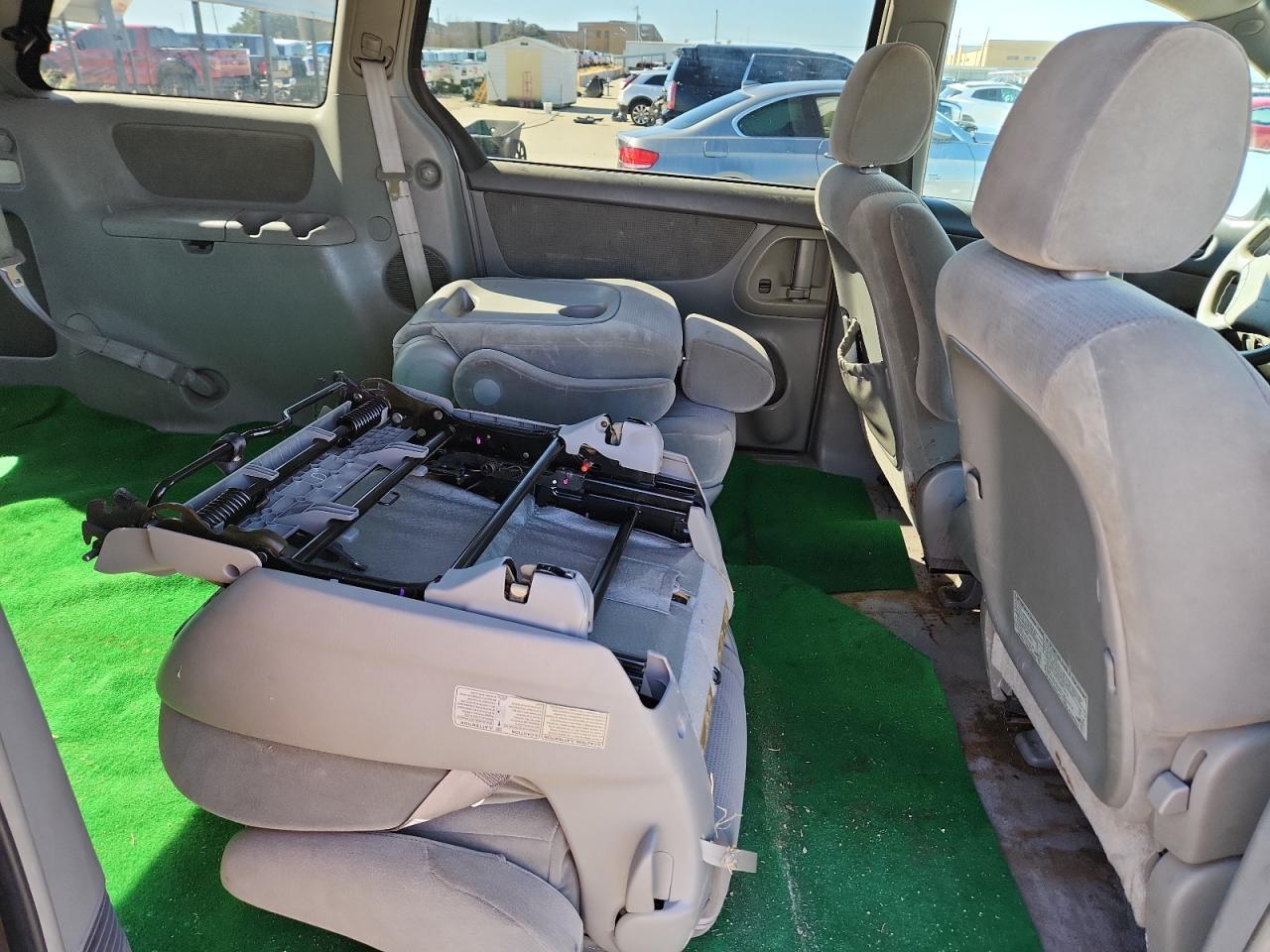 2005 TOYOTA SIENNA
