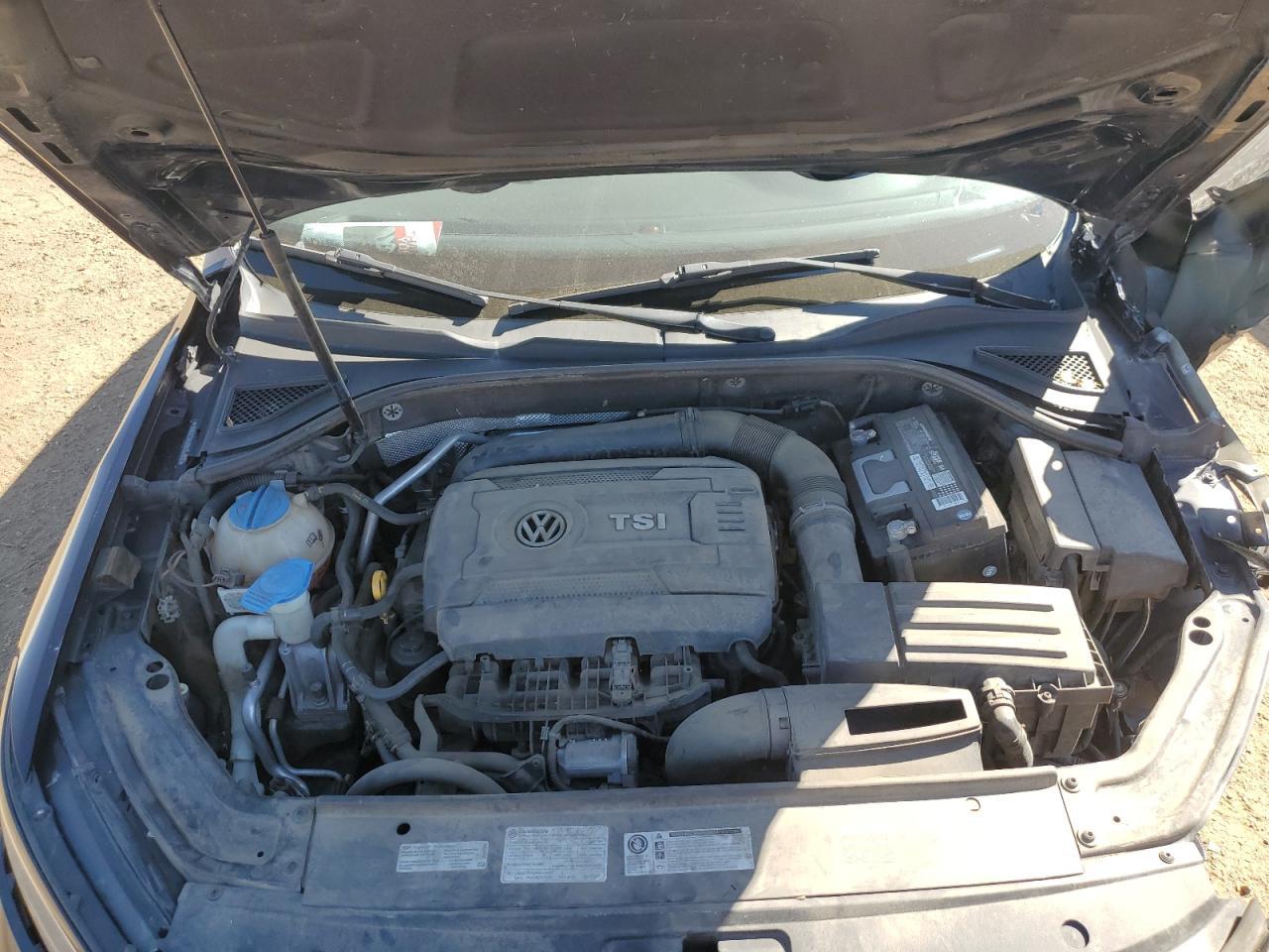 2017 VOLKSWAGEN Passat