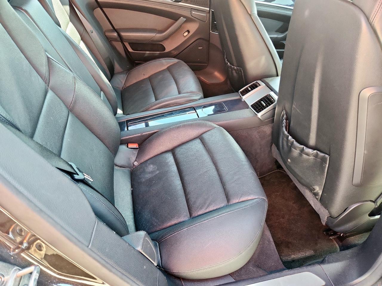2012 PORSCHE Panamera