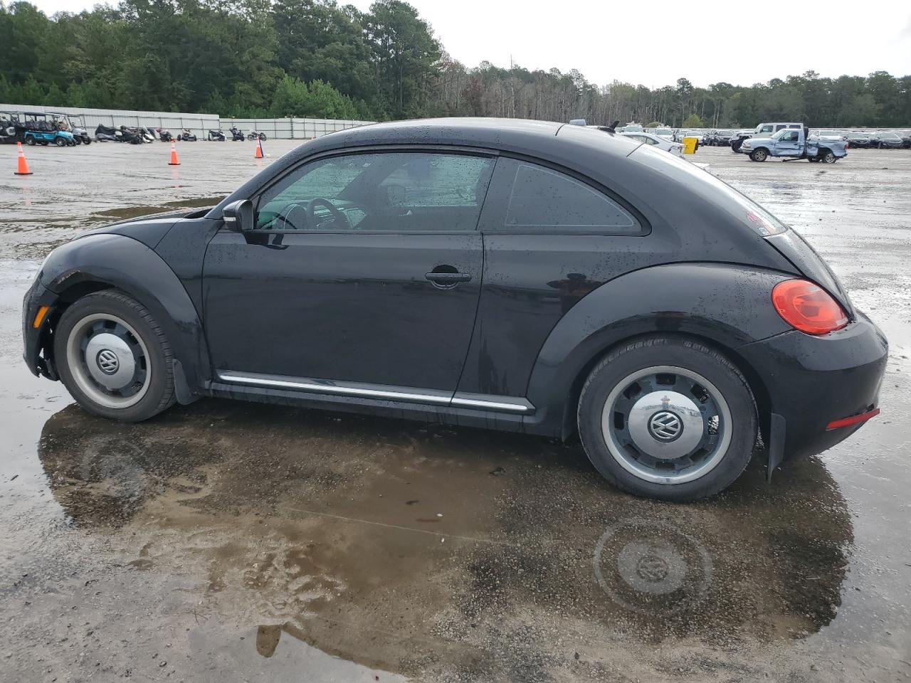 2012 VOLKSWAGEN Beetle