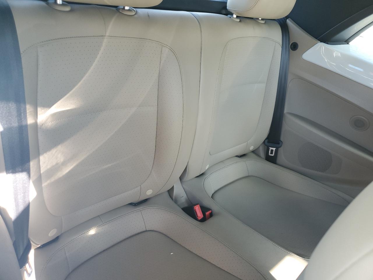 2015 VOLKSWAGEN Beetle