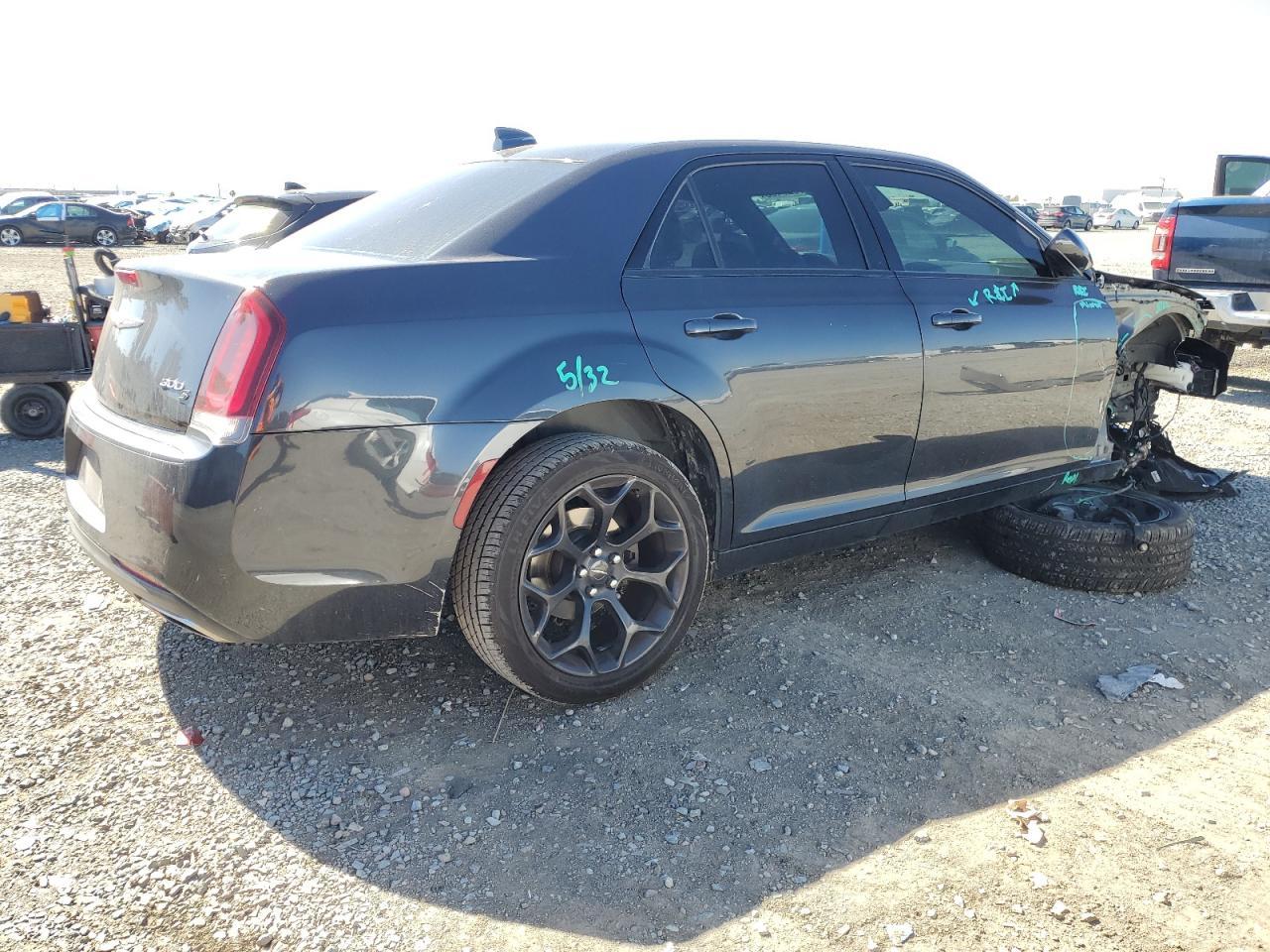 2019 CHRYSLER 300