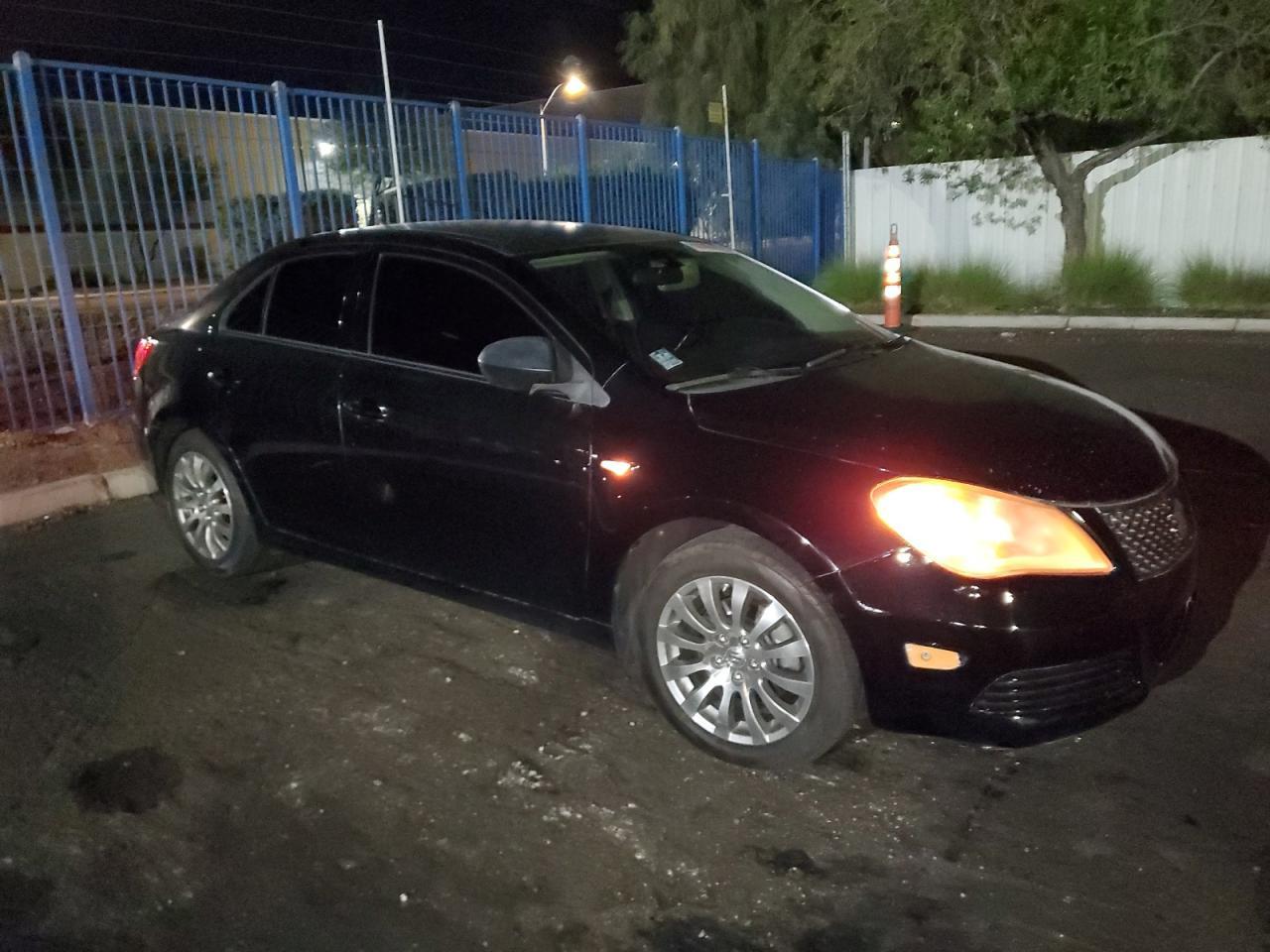 2010 SUZUKI Kizashi