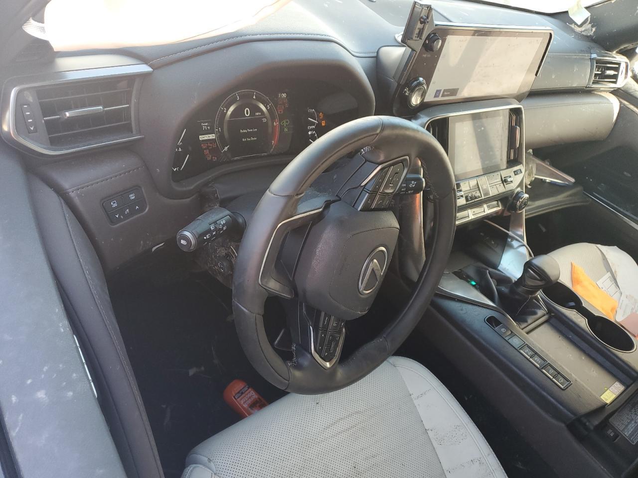 2024 LEXUS LX 600