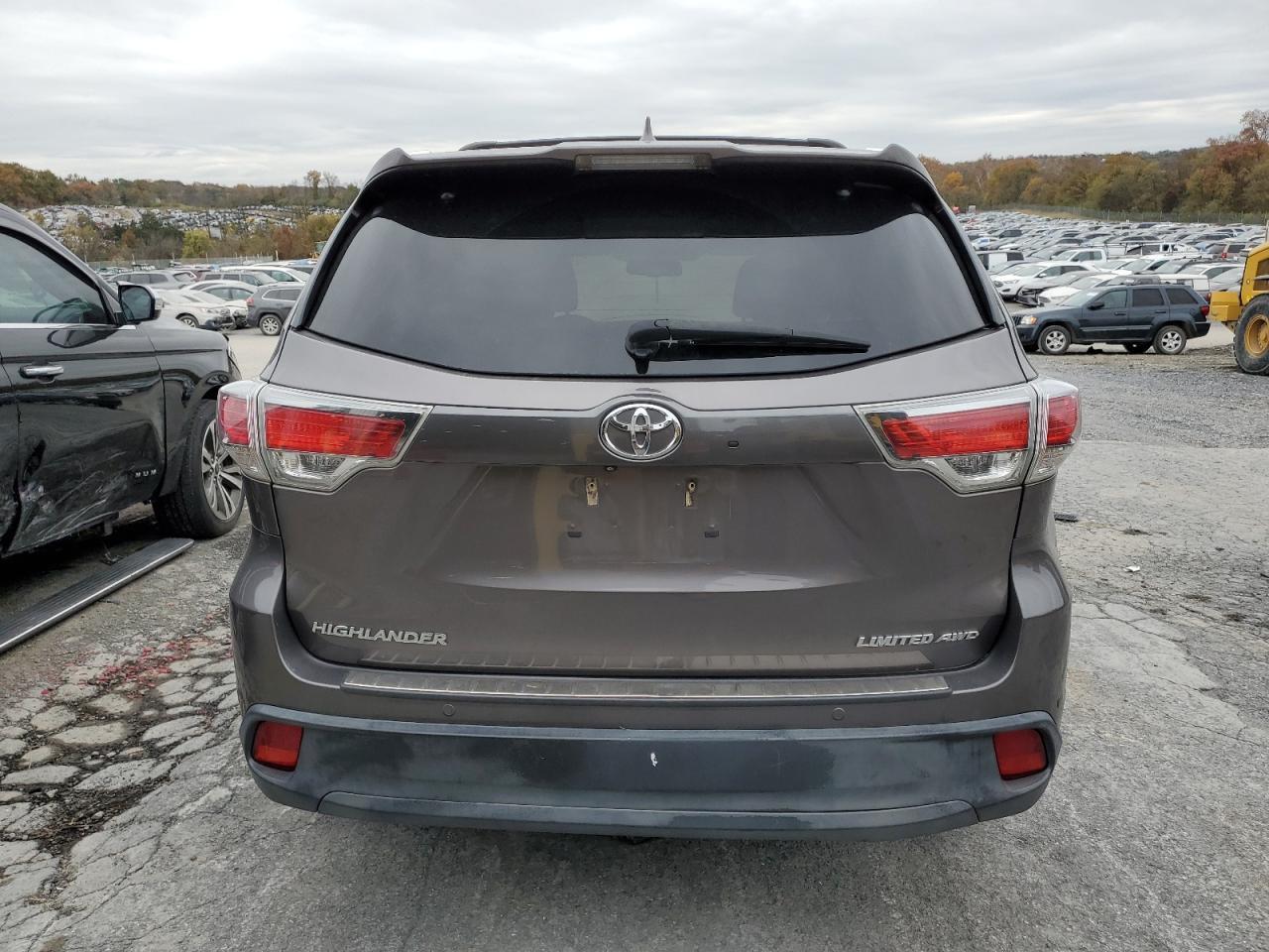 2016 TOYOTA HIGHLANDER