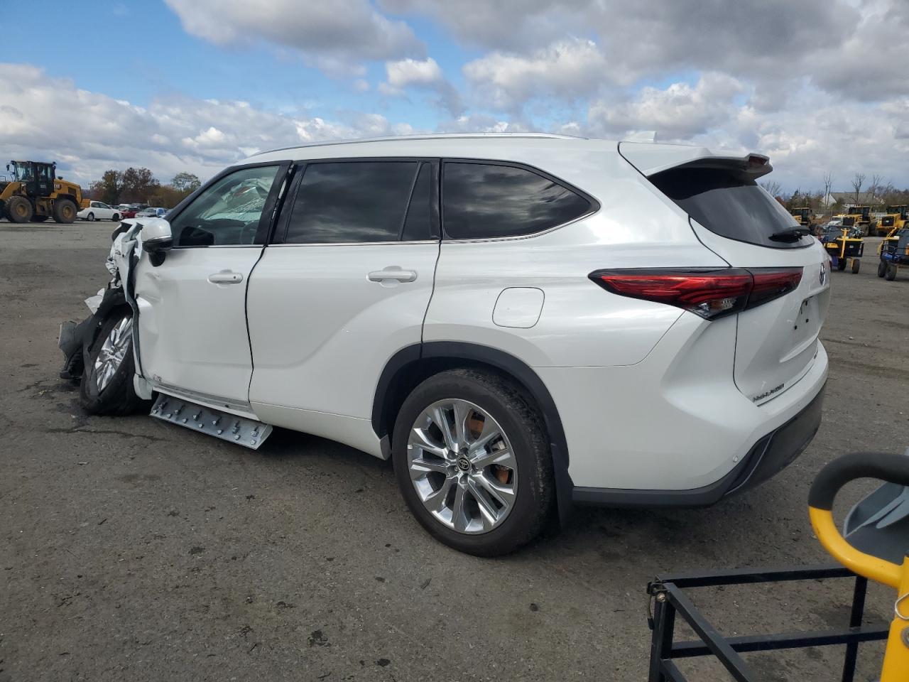 2023 TOYOTA HIGHLANDER