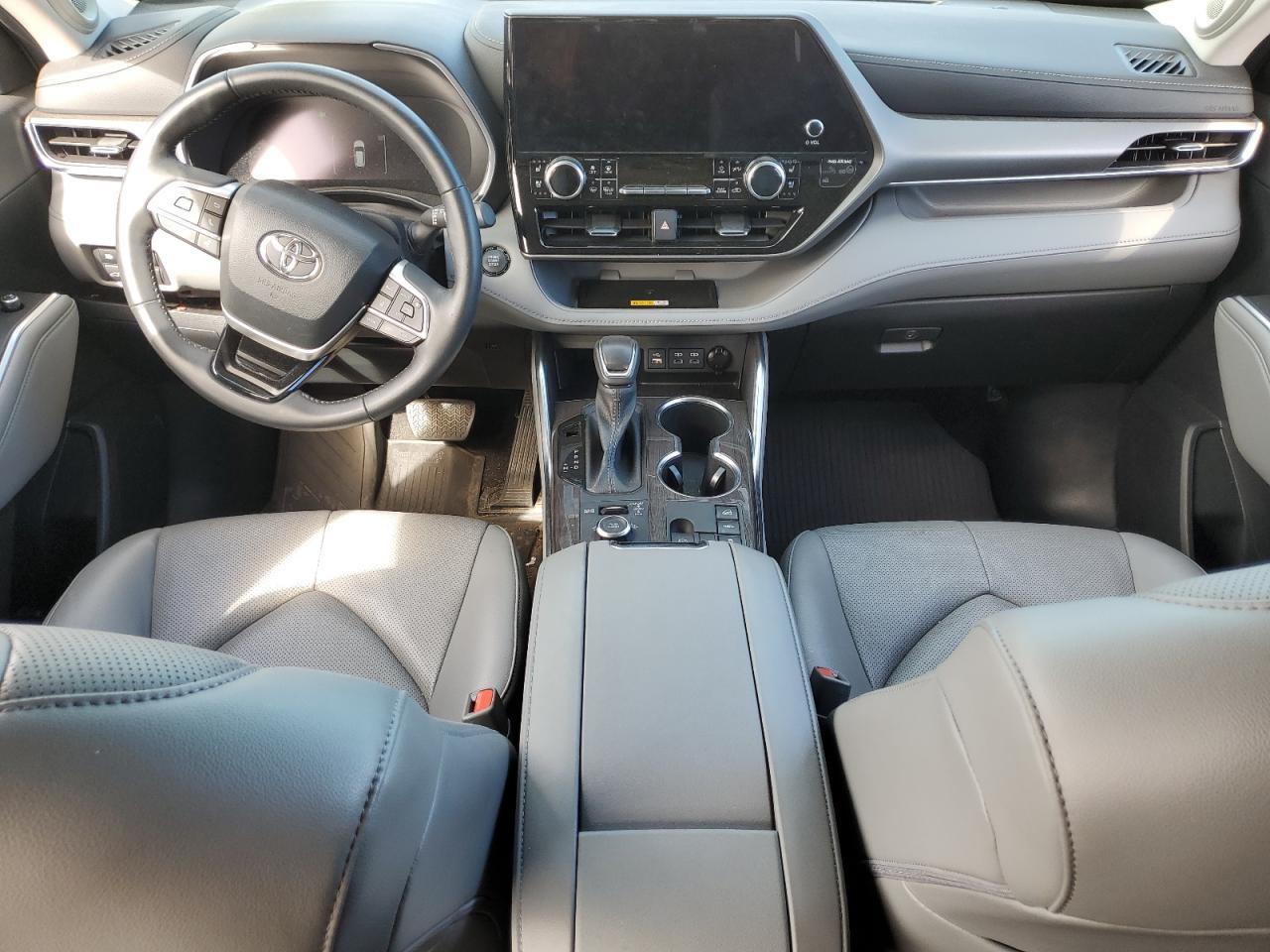 2023 TOYOTA HIGHLANDER
