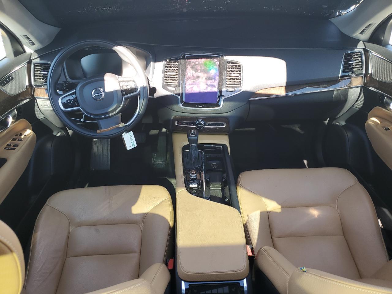 2016 VOLVO XC90