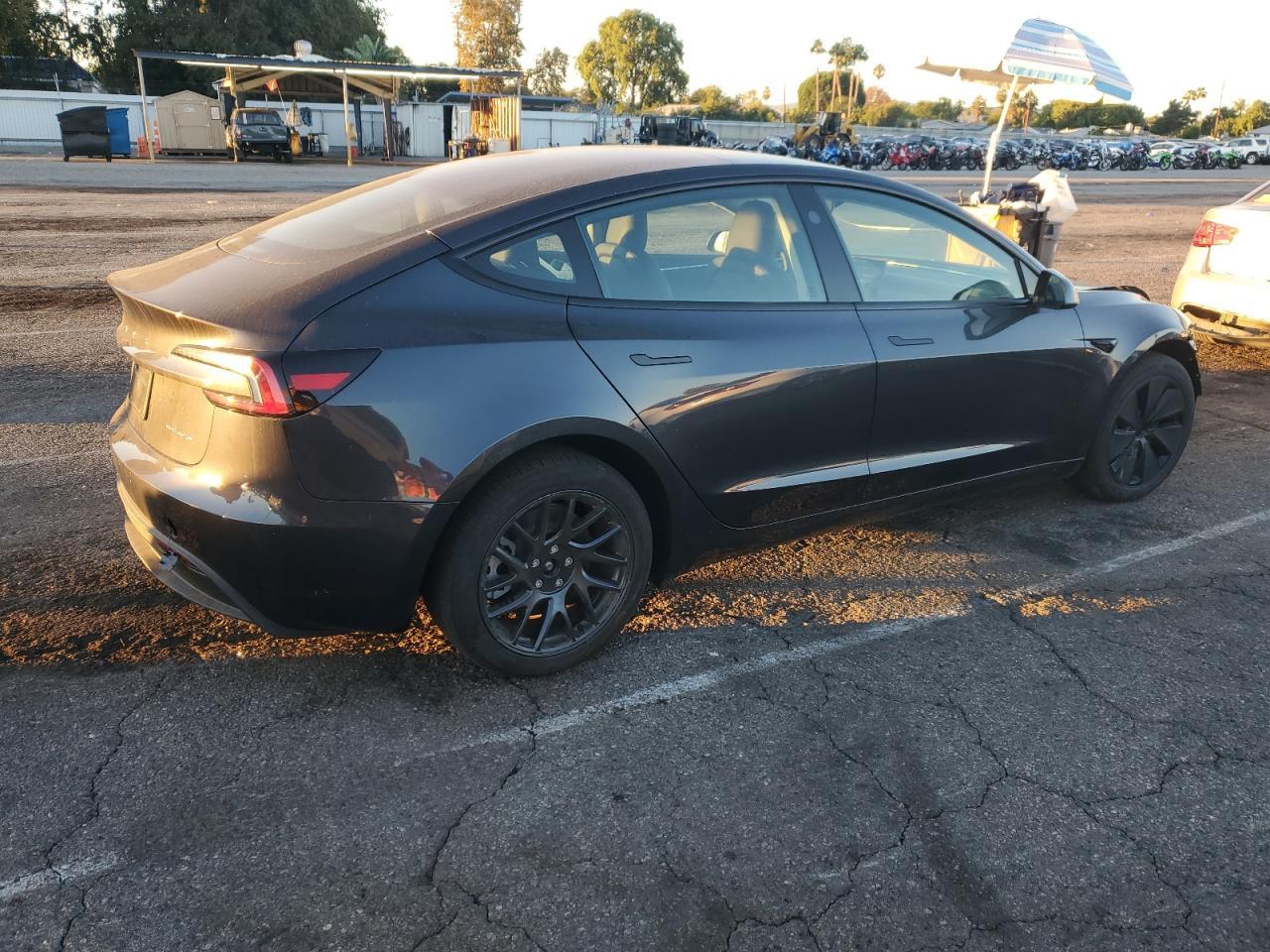 2025 TESLA MODEL 3