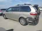 2016 TOYOTA SIENNA