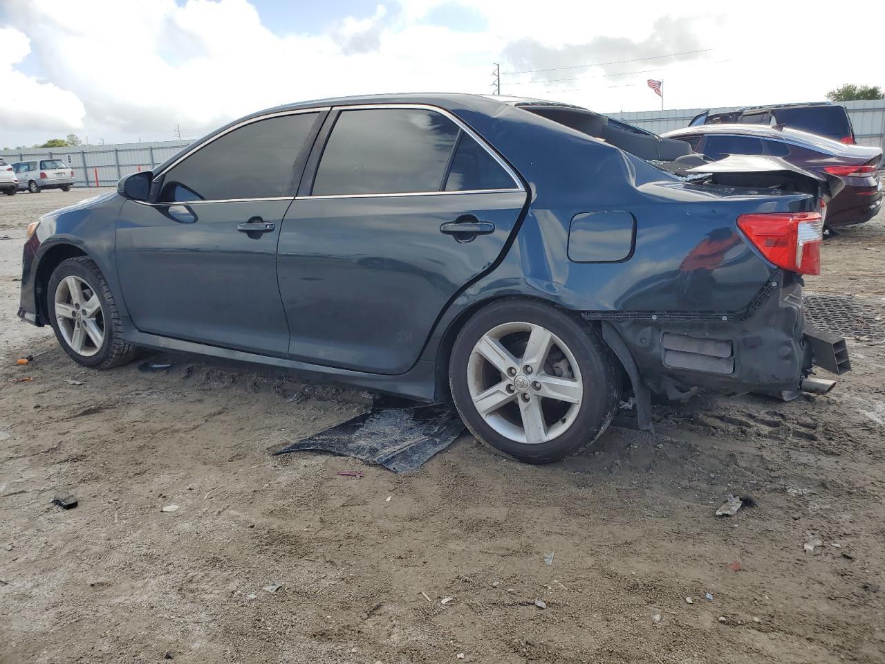 2014 TOYOTA CAMRY