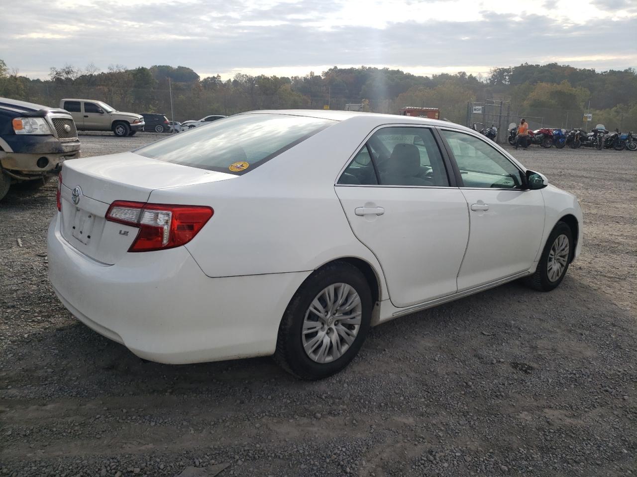 2014 TOYOTA CAMRY
