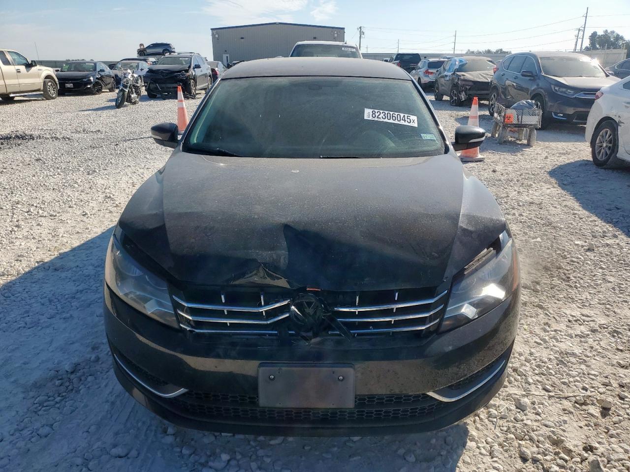 2012 VOLKSWAGEN Passat