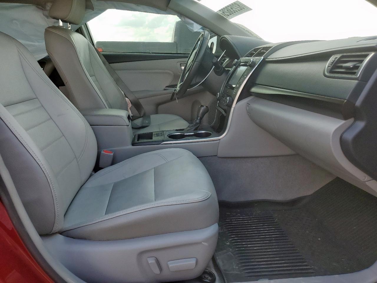 2017 TOYOTA CAMRY