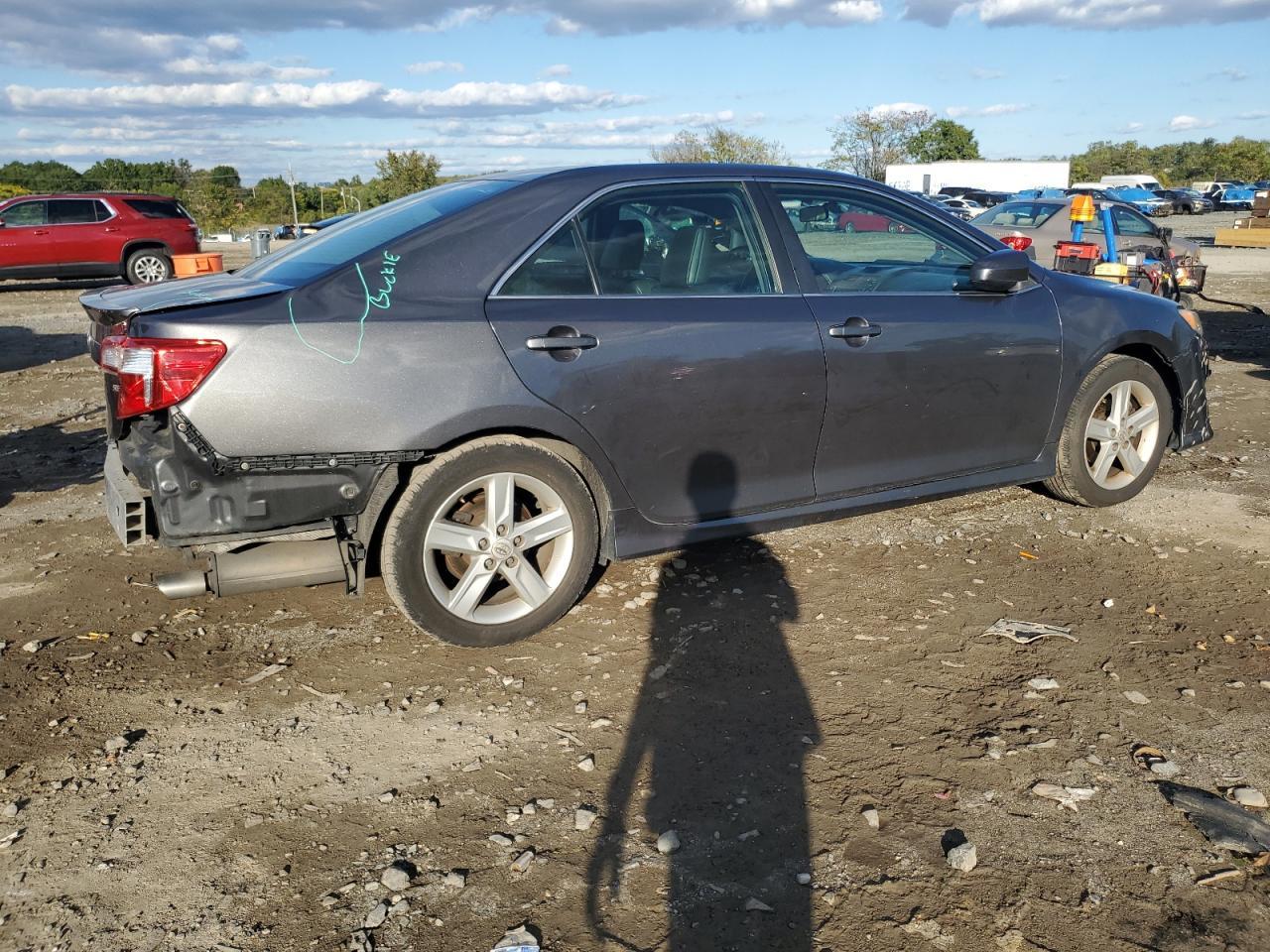 2014 TOYOTA CAMRY