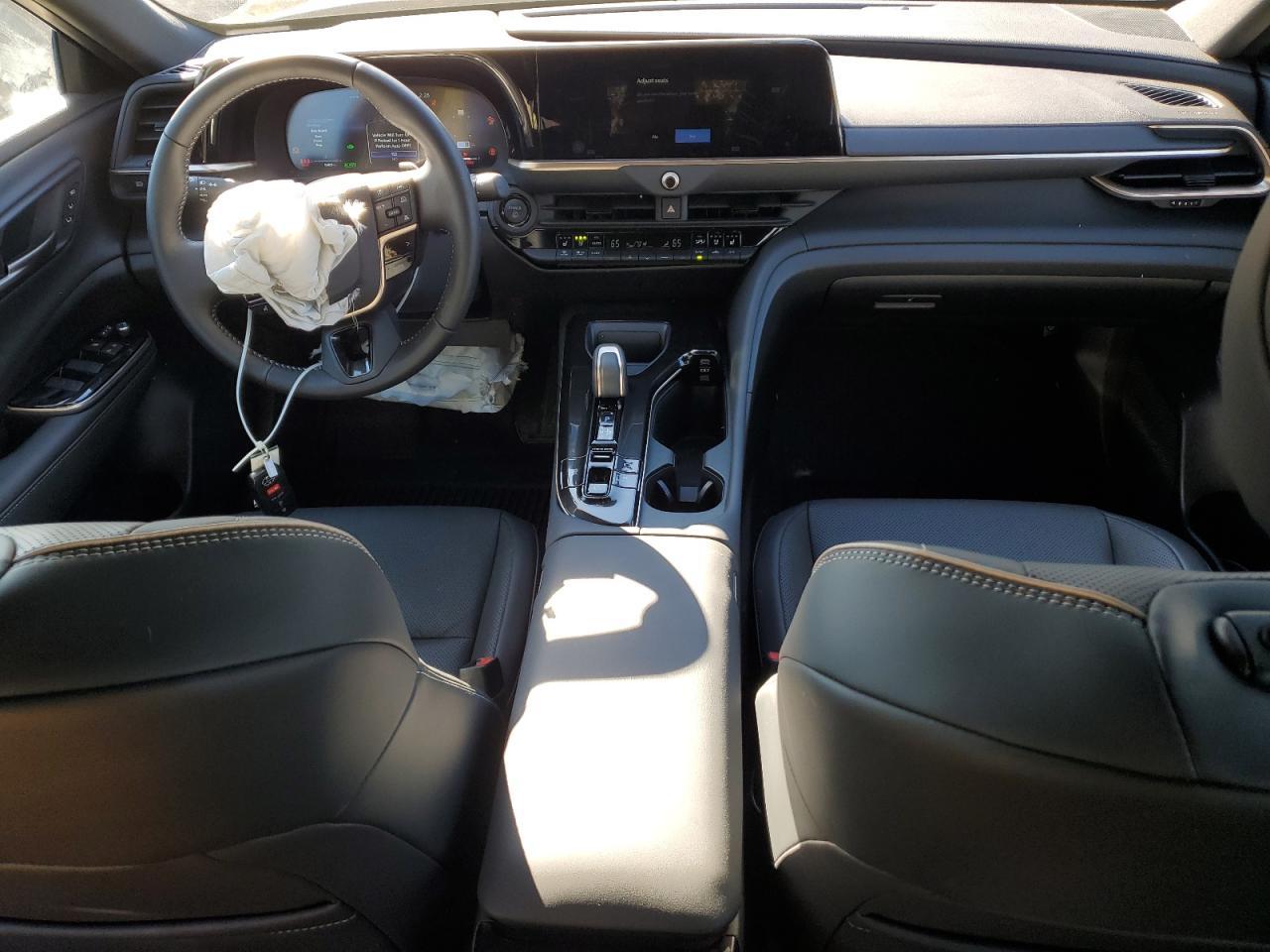 2025 TOYOTA Crown