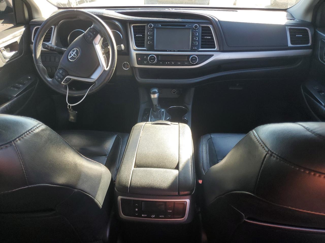 2016 TOYOTA HIGHLANDER