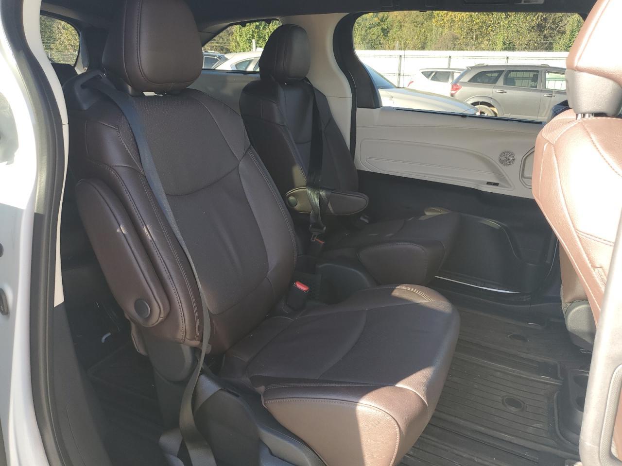 2024 TOYOTA SIENNA