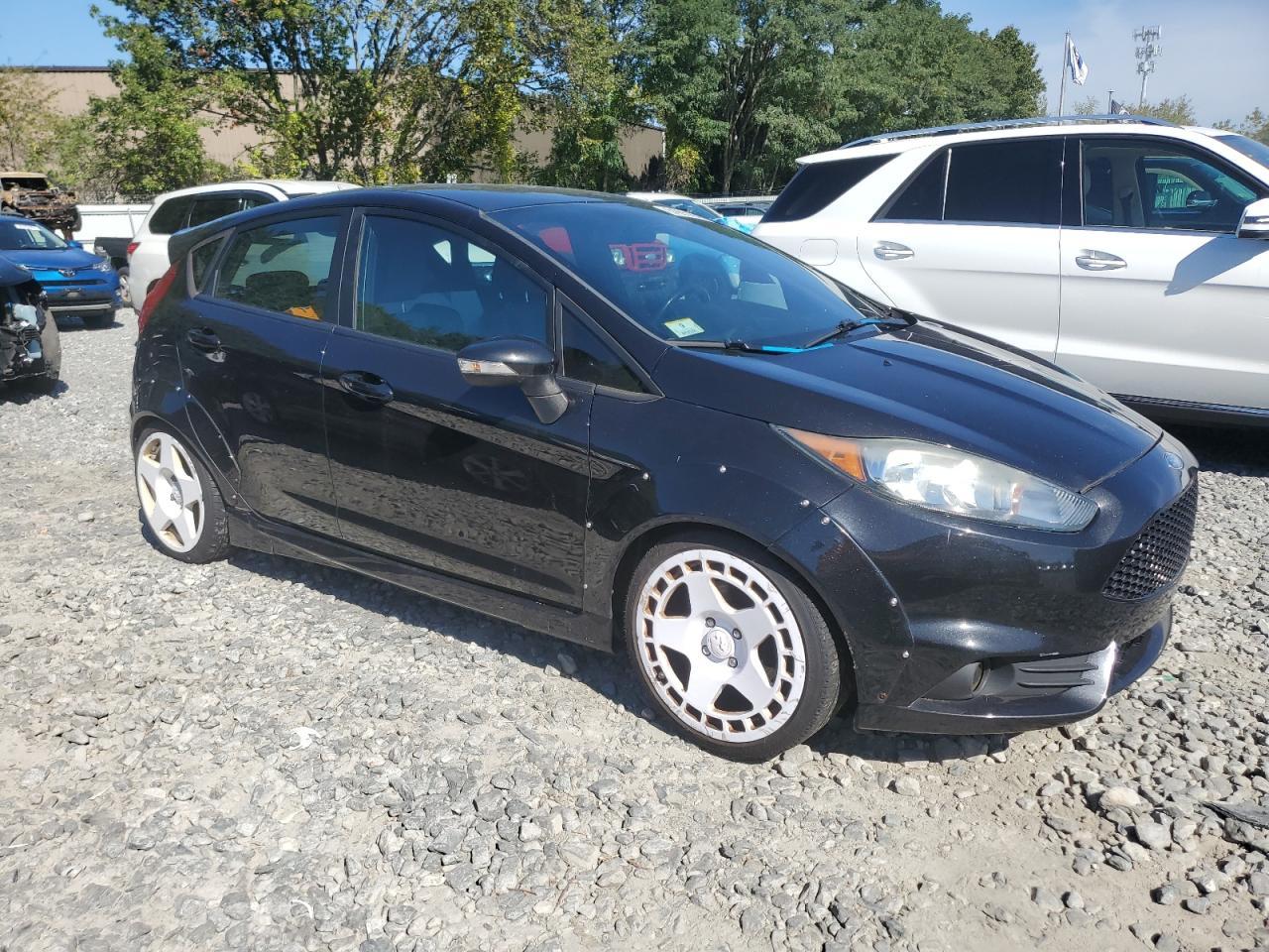 2015 FORD Fiesta